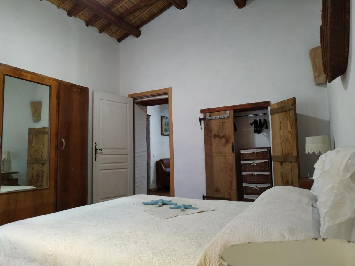 Domus Antiga Appartamenti San Giovanni Suergiu Ngoại thất bức ảnh