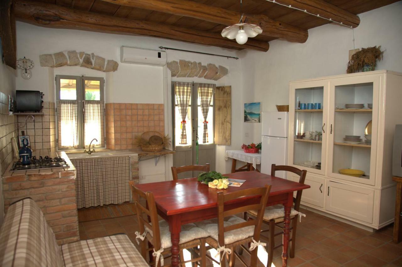 Domus Antiga Appartamenti San Giovanni Suergiu Ngoại thất bức ảnh