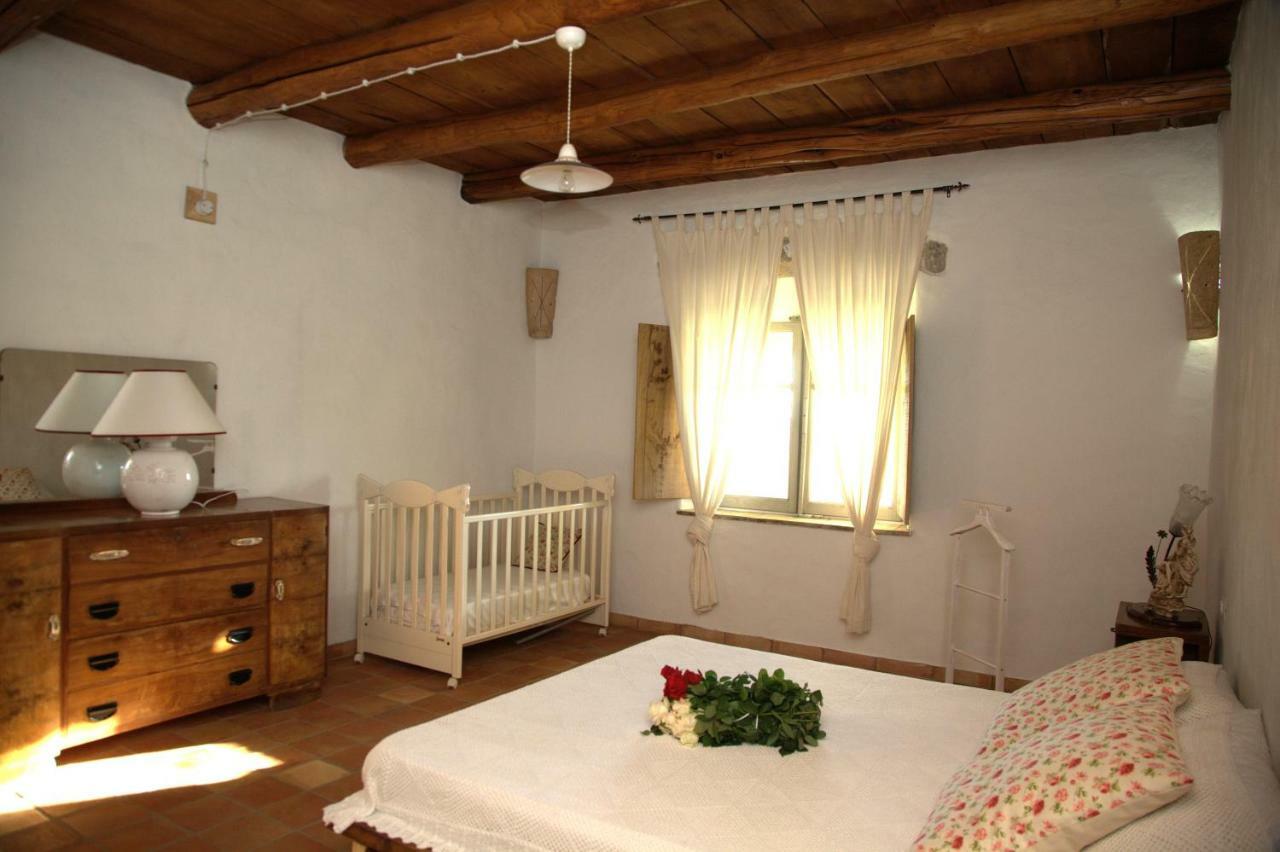 Domus Antiga Appartamenti San Giovanni Suergiu Ngoại thất bức ảnh